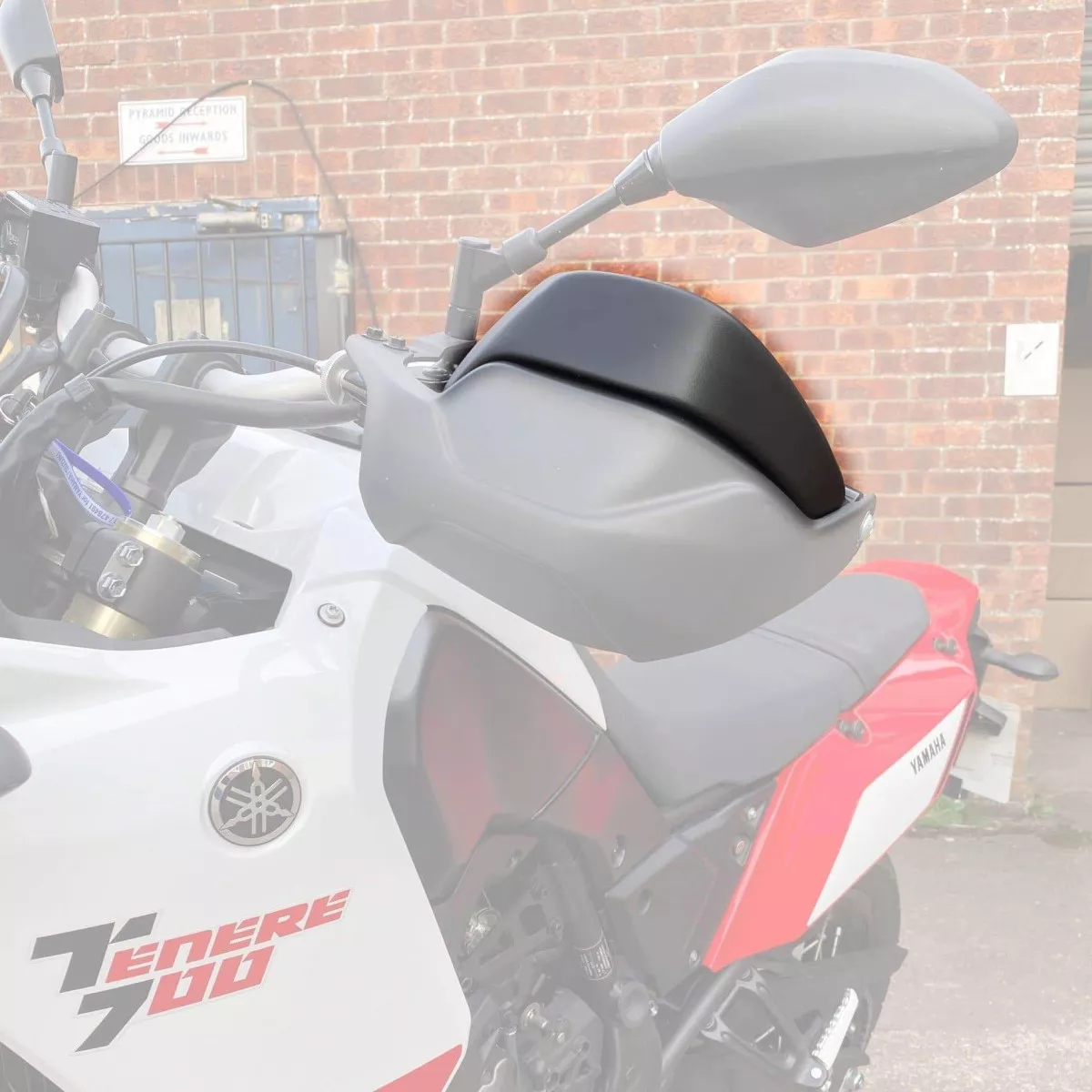 Cache Guide-chaîne Pour Yamaha Tenere 700 (2019+) – Protection Noir Mat
