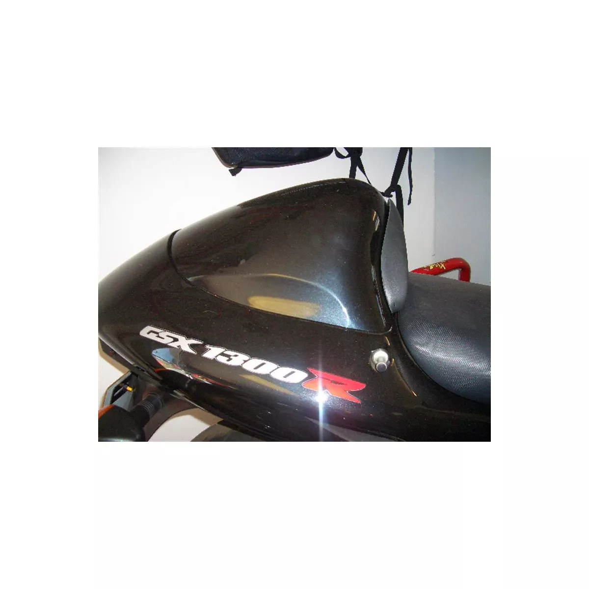 Garniture Pour Dosseret De Selle Suzuki GSX R 1300 R Hayabusa 1999 2007 garniture-pour-dosseret-de-selle-suzuki-gsx-r-1300-r-hayabusa-1999-2007