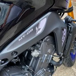 Kit d'Adhésifs Pyramid Plastics BRA08200B pour moto Yamaha MT09 / SP 2021 et +