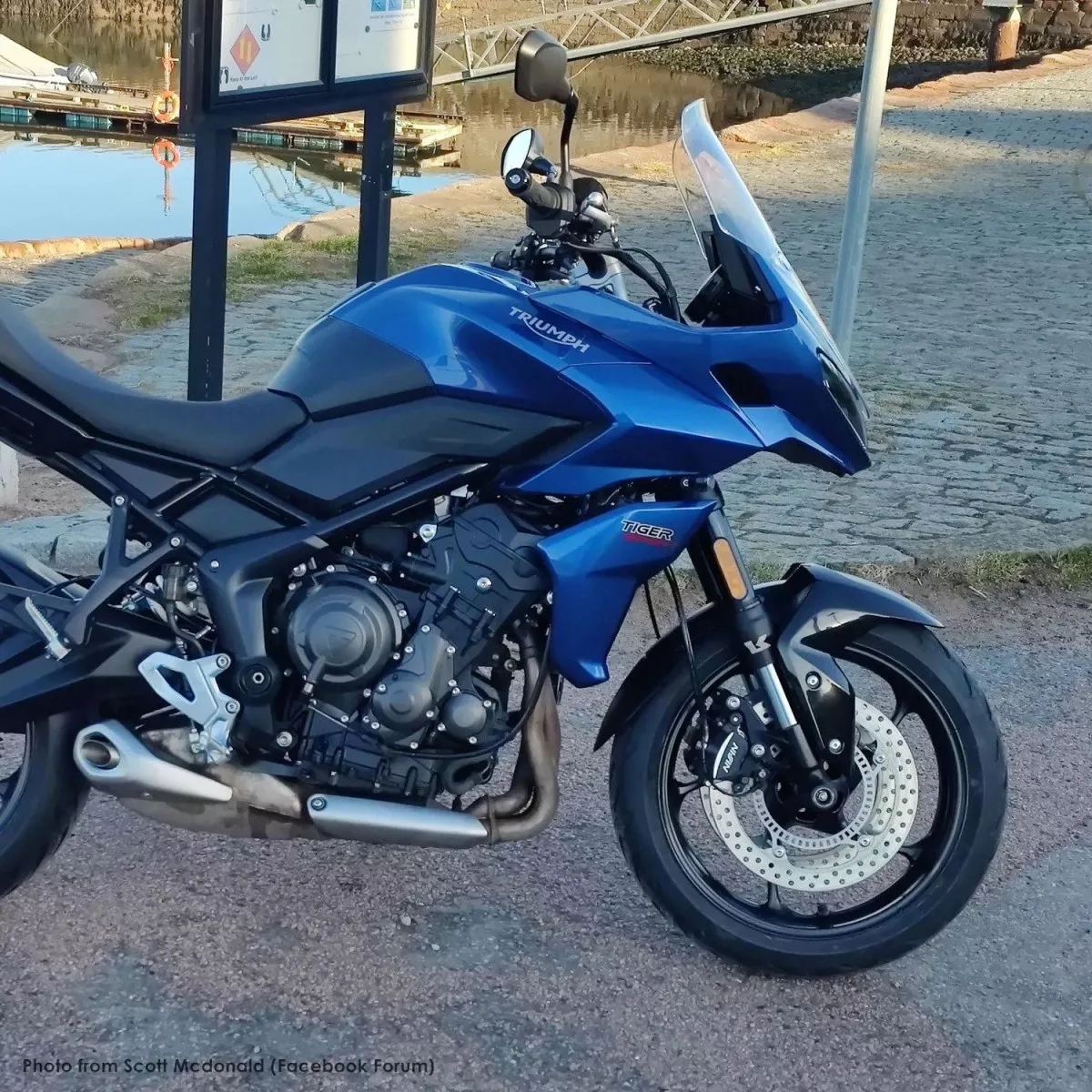 Pare-brise avec support GPS Triumph Trident 660 - Unit Garage Coloris Fumé