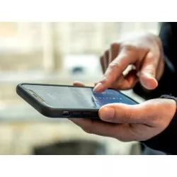 Protection en verre trempé QUAD LOCK pour iPhone 13 et 13 Pro