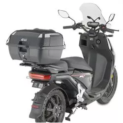 Top Case MONOLOCK GIVI B45+, Noir, 45 litres, logo en relief chromé, platine universelle, filet, dosseret, tapis interne