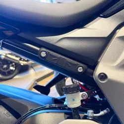 Kit suppression de repose-pieds arrière noir Pyramid Triumph Tiger 800 Sport, Trident 660, Tiger 660 Sport, Daytona 660