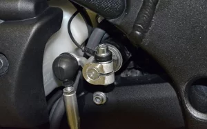 QuickShifter Easy de Healtech : sensor sur sélécteur de vitesse